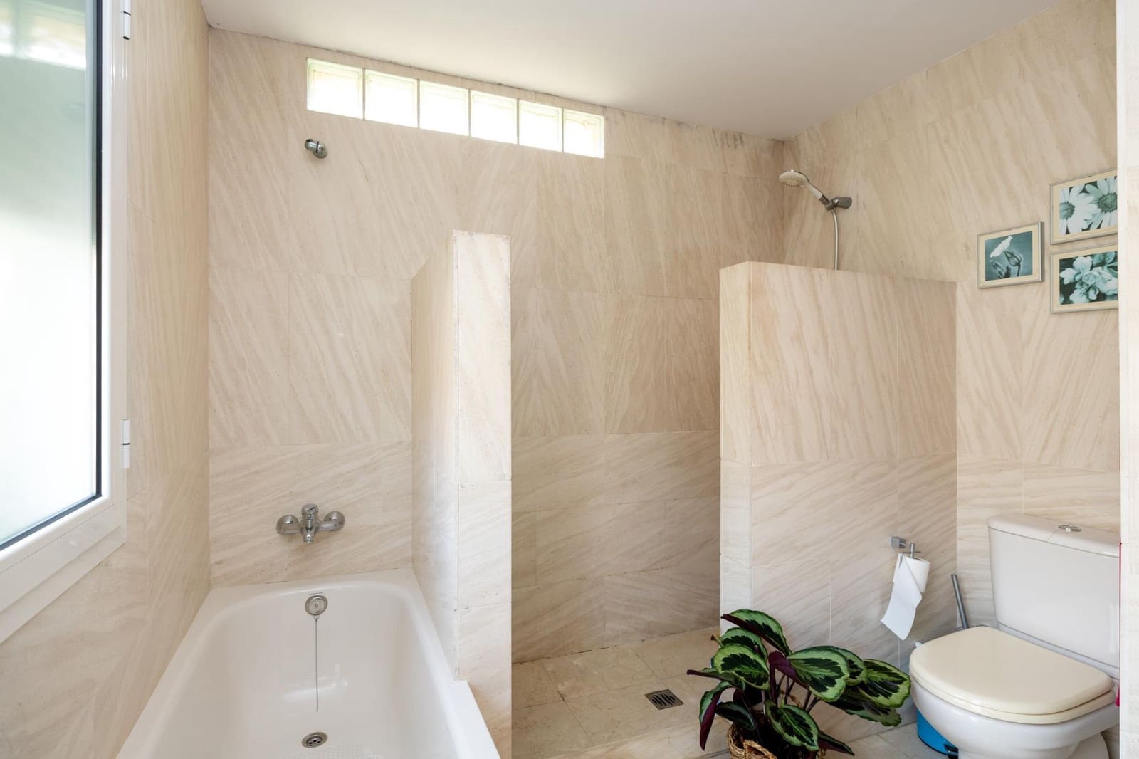 Chalet de 5 habitaciones en Granada ciudad en venta con garaje - 545.000 € (Ref: 9257574)