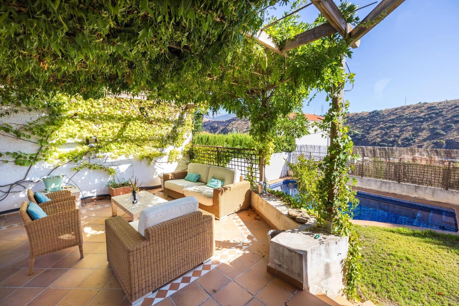 Chalet de 5 habitaciones en Granada ciudad en venta con garaje - 545.000 € (Ref: 9257574)