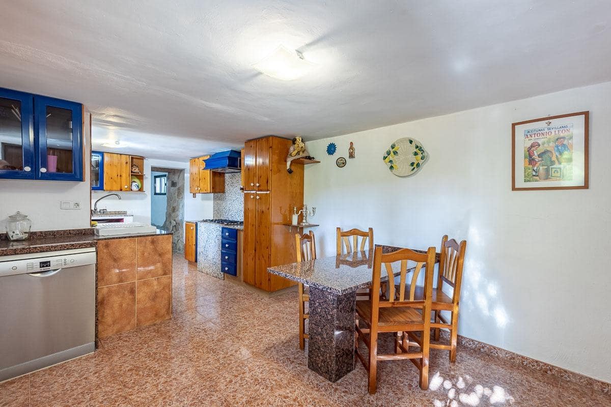 7 bedroom Villa for sale in Montefrio - € 350,000 (Ref: 9257576)