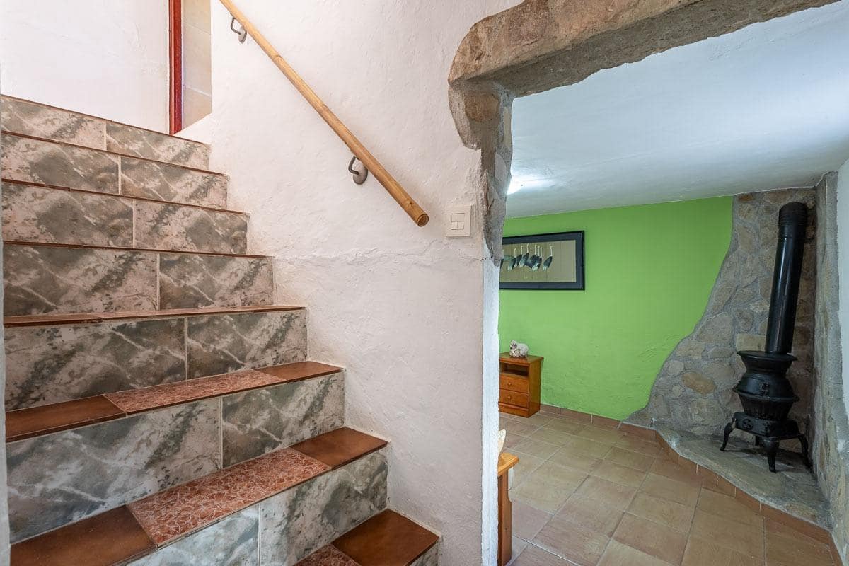 7 bedroom Villa for sale in Montefrio - € 350,000 (Ref: 9257576)