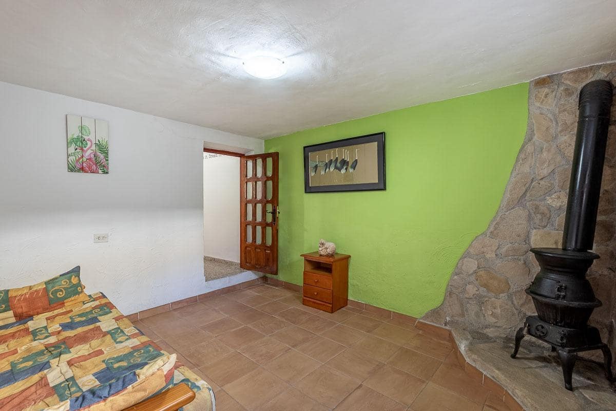 7 bedroom Villa for sale in Montefrio - € 350,000 (Ref: 9257576)