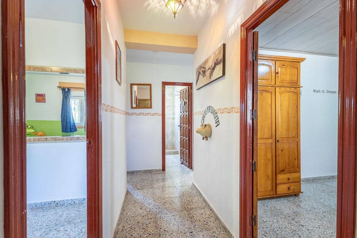 7 bedroom Villa for sale in Montefrio - € 350,000 (Ref: 9257576)