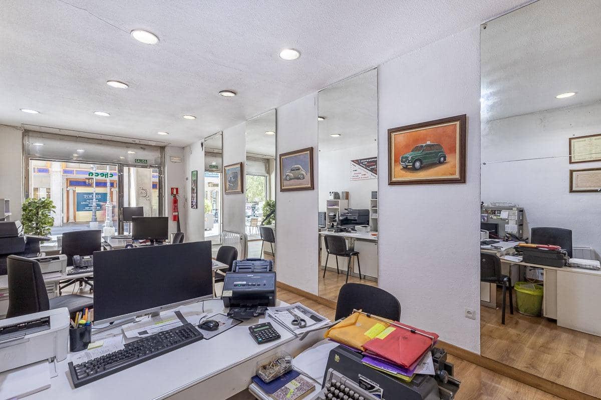 Commercieel te koop in Granada stad - € 490.000 (Ref: 9257580)