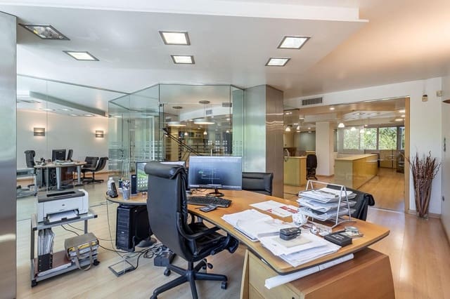 Commercial for sale in Granada city - € 495,000 (Ref: 9257581)