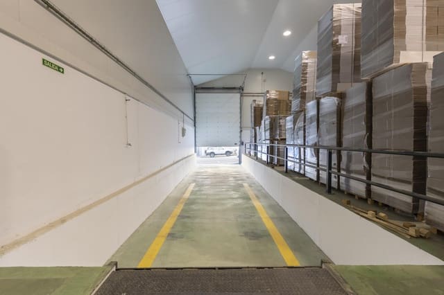 Biznes na sprzedaż w Dúrcal - 630 000 € (Ref: 9264370)