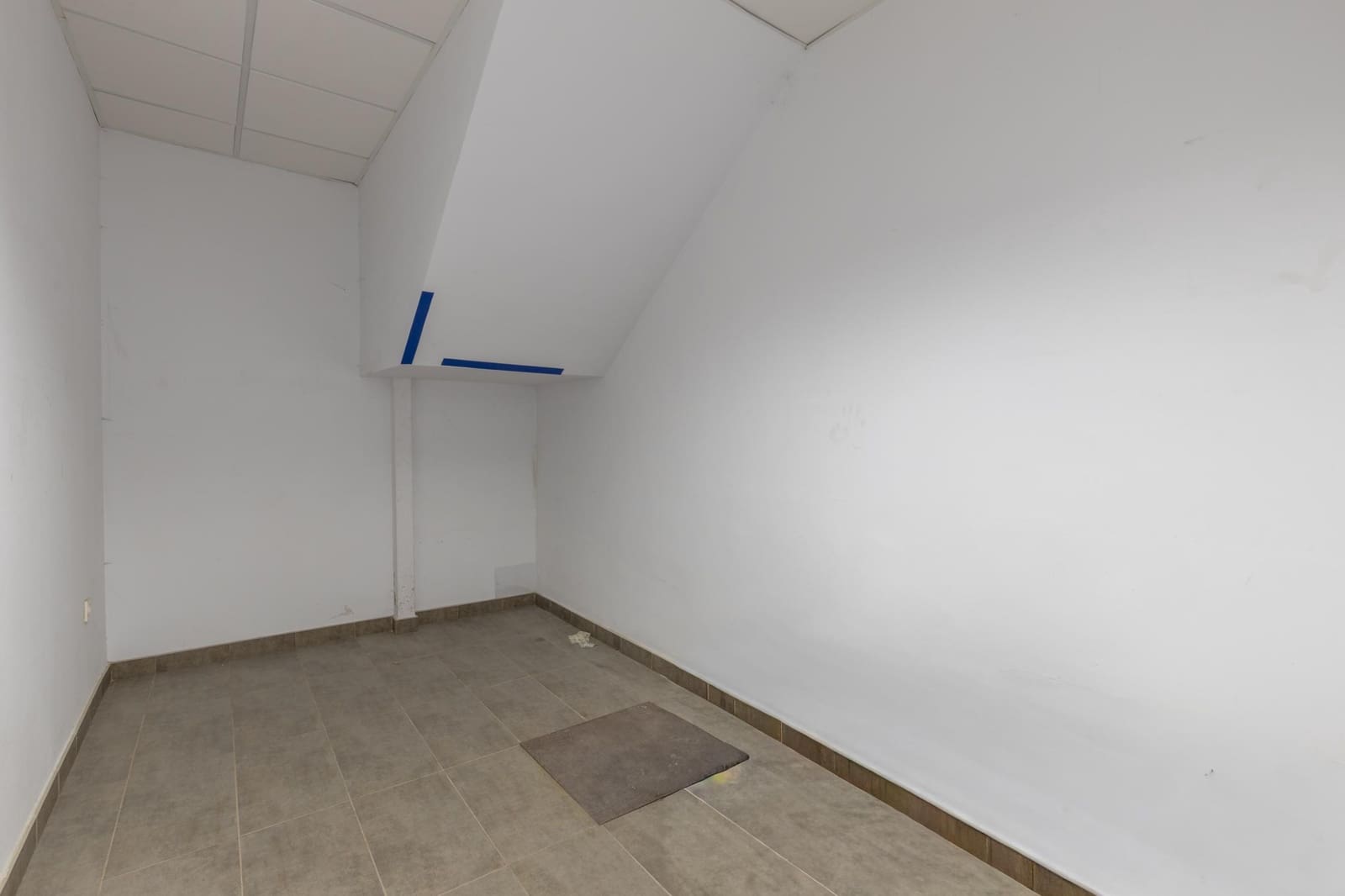 Biznes na sprzedaż w Durcal - 630 000 € (Ref: 9264370)