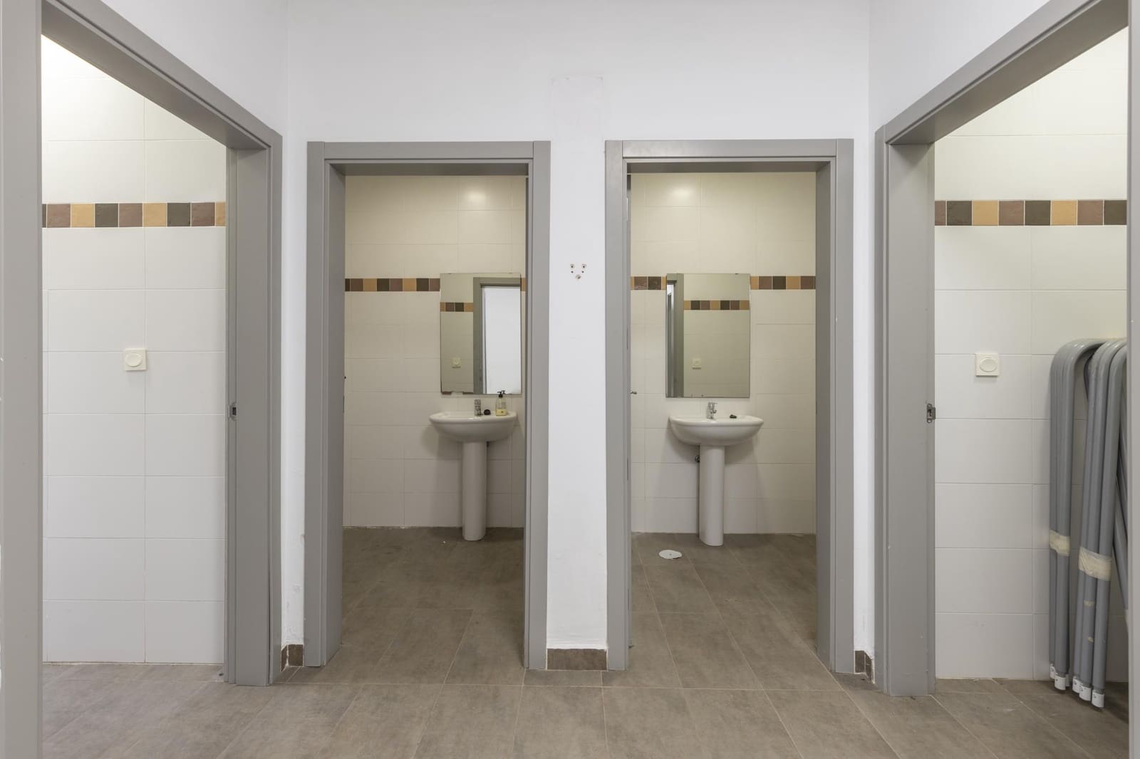 Biznes na sprzedaż w Durcal - 630 000 € (Ref: 9264370)