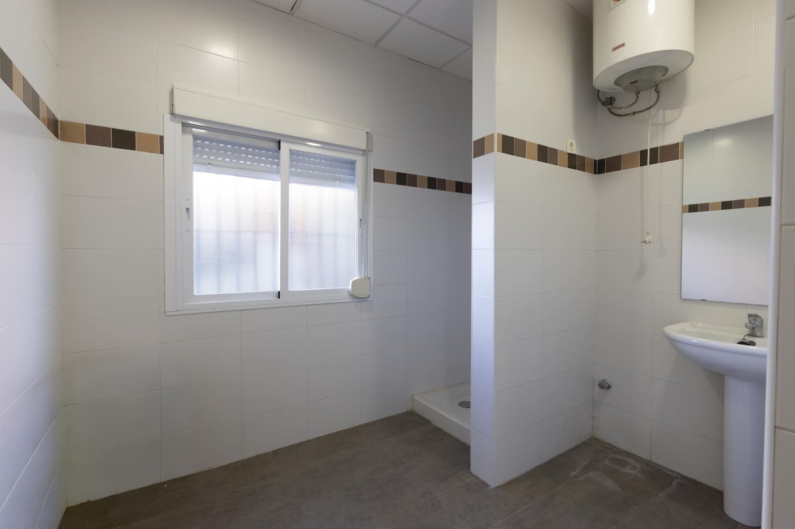 Biznes na sprzedaż w Durcal - 630 000 € (Ref: 9264370)