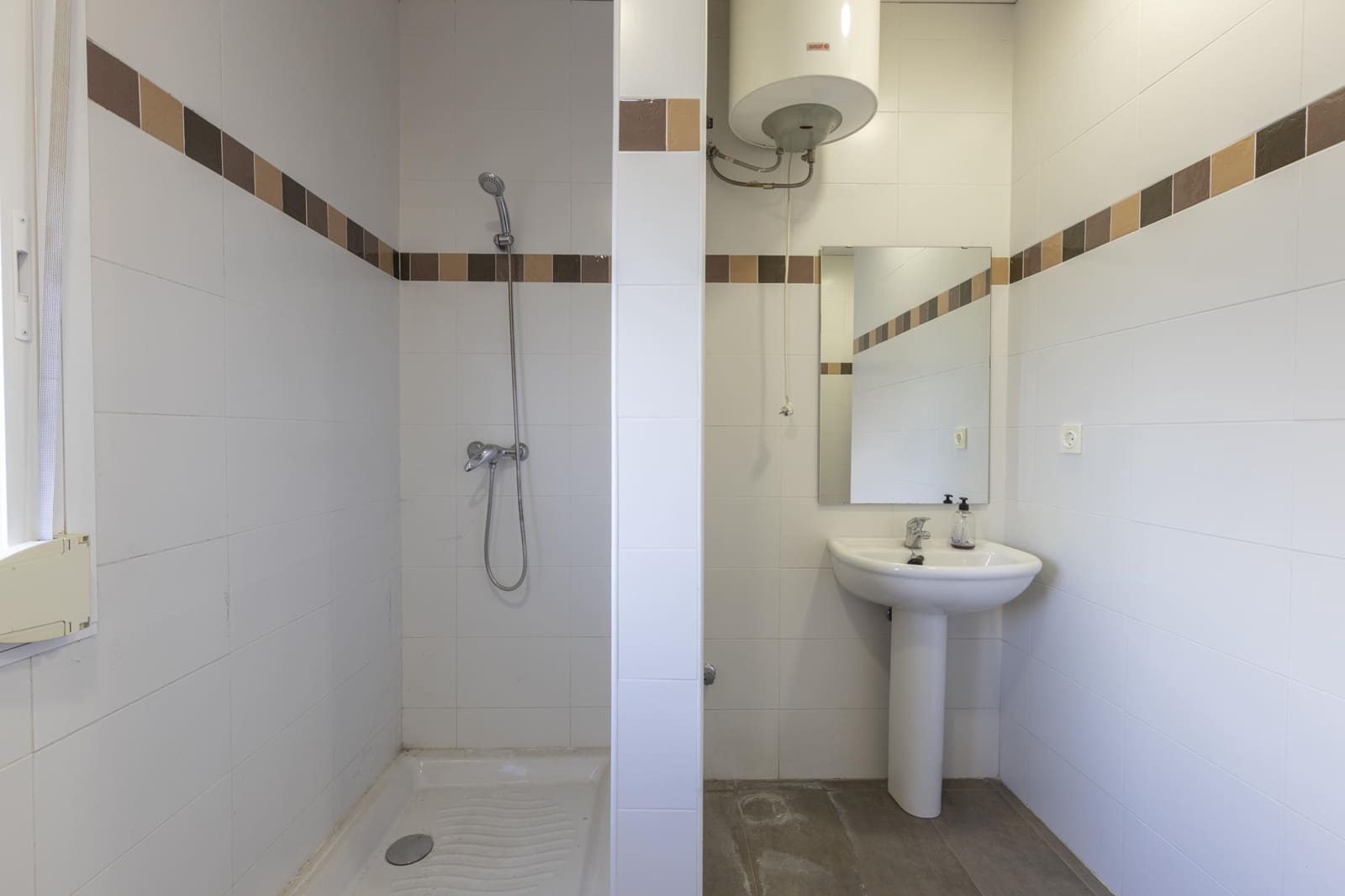 Biznes na sprzedaż w Durcal - 630 000 € (Ref: 9264370)