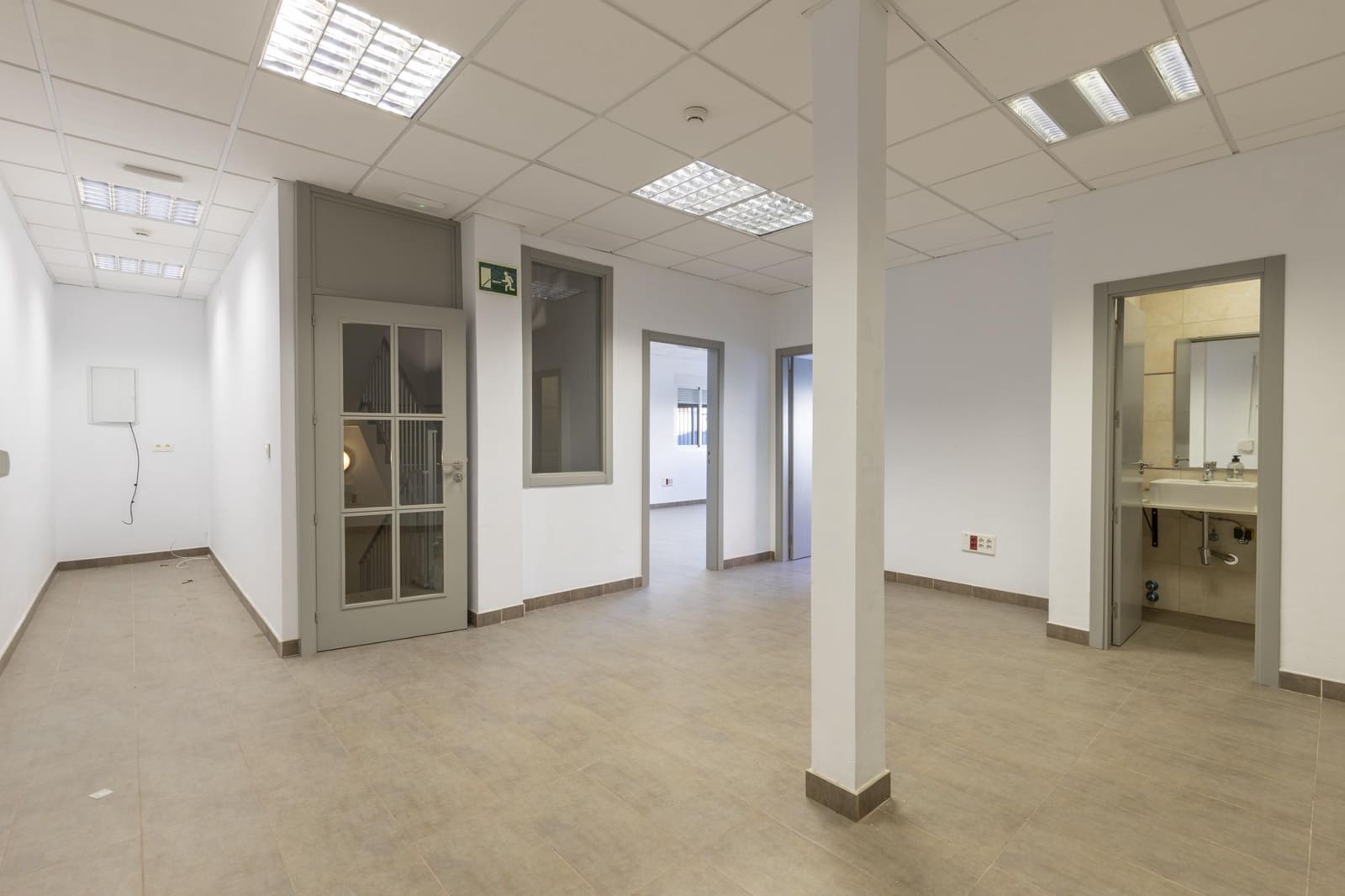 Biznes na sprzedaż w Durcal - 630 000 € (Ref: 9264370)