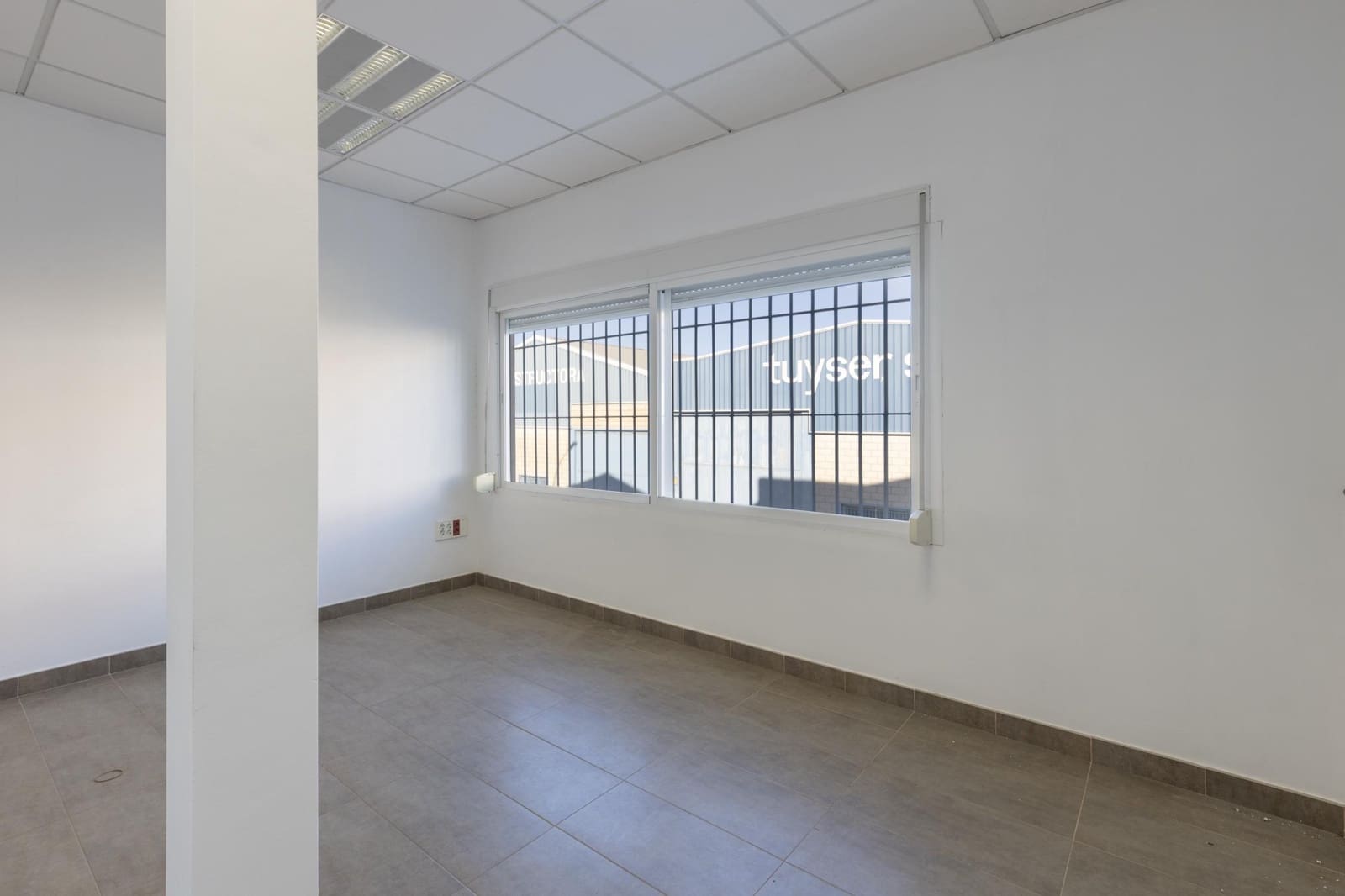 Biznes na sprzedaż w Durcal - 630 000 € (Ref: 9264370)