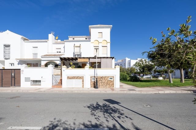 8 soveværelse Semi-Rækkehus til salg i Calahonda, Motril - € 480.000 (Ref: 9269581)