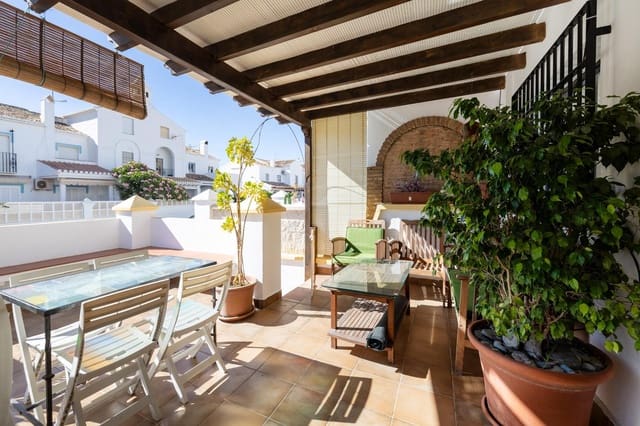 8 soveværelse Semi-Rækkehus til salg i Calahonda, Motril - € 480.000 (Ref: 9269581)