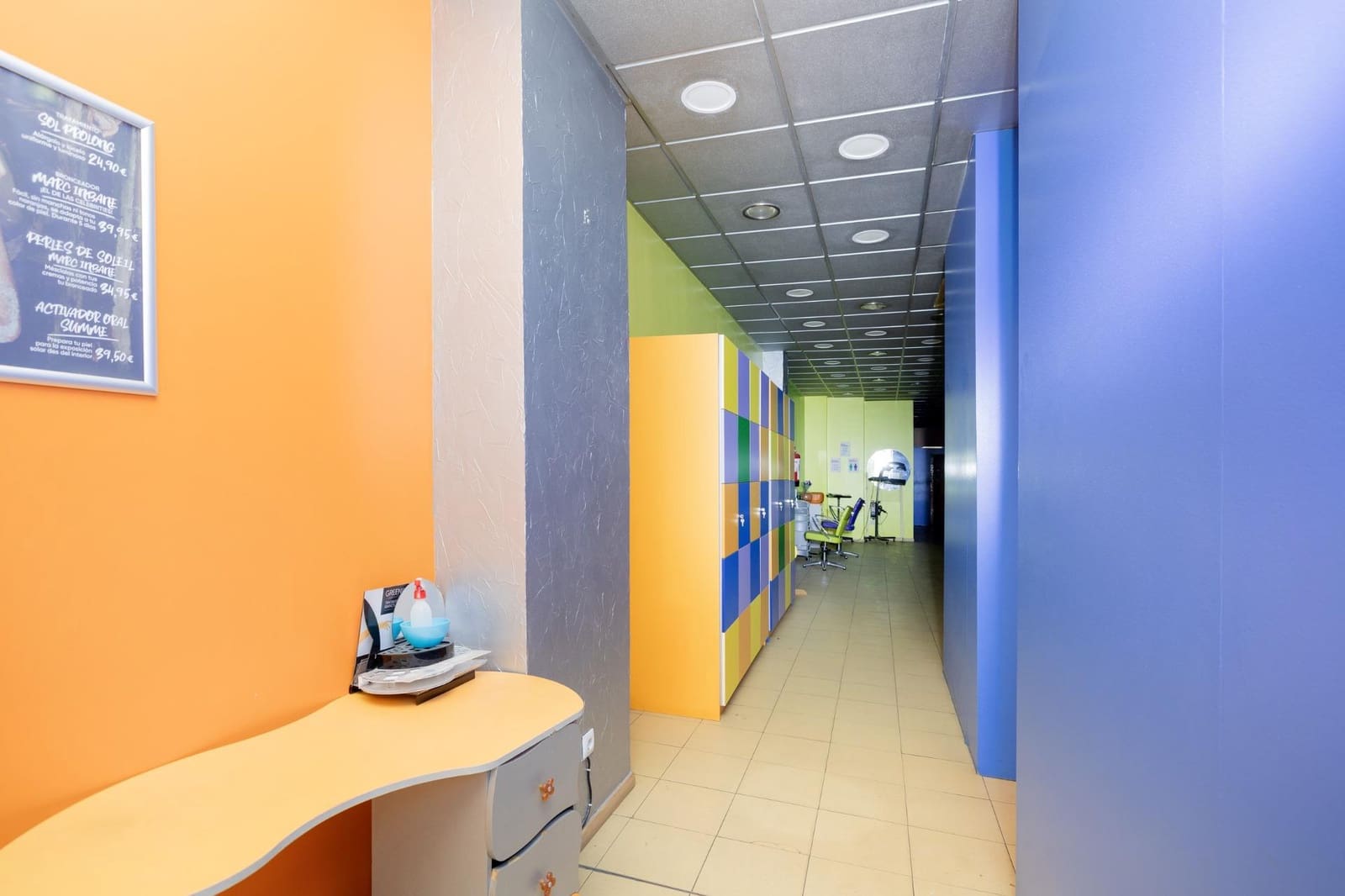 Erhverv til salg i Granada by - € 420.000 (Ref: 9269582)