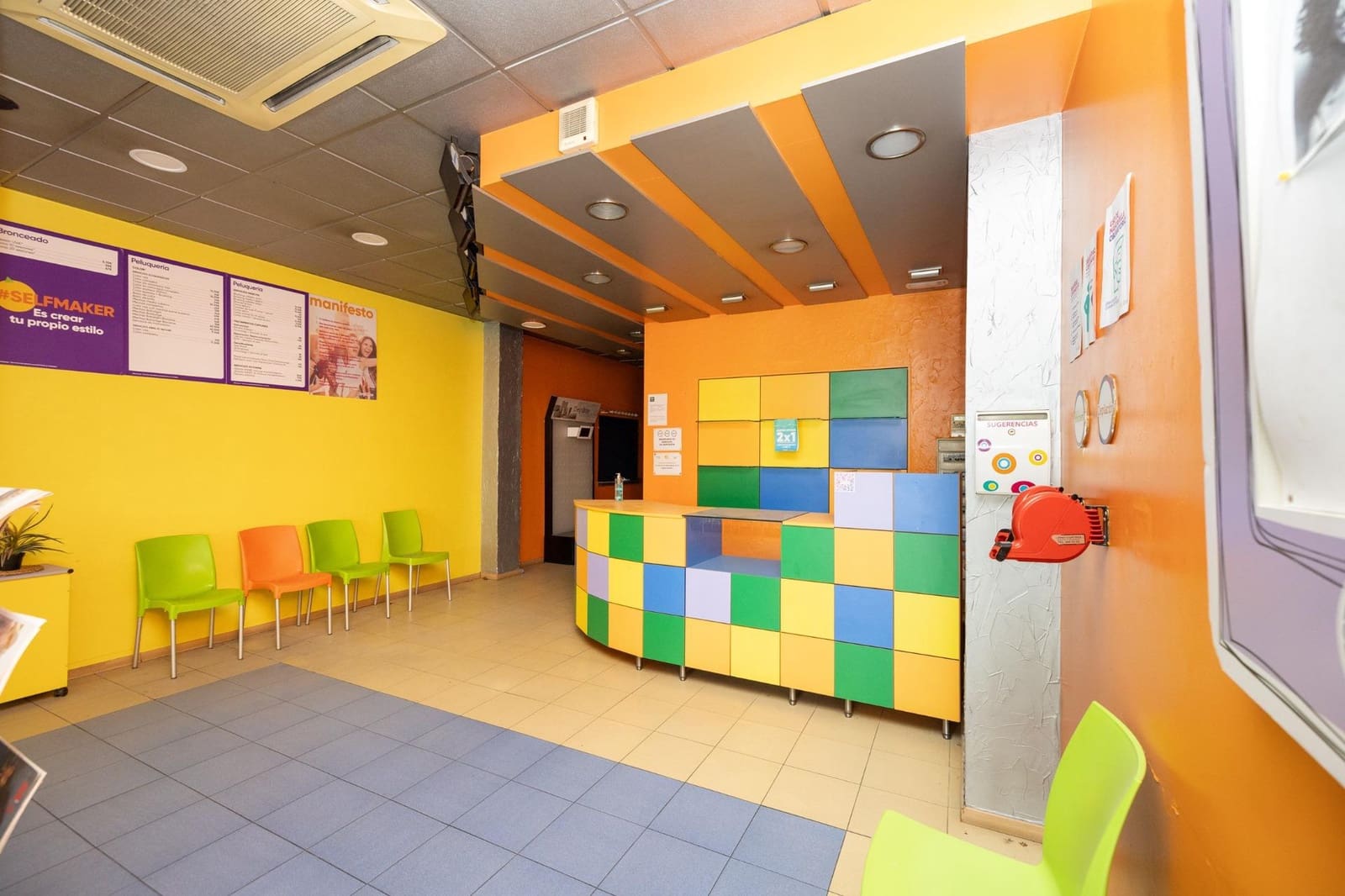 Erhverv til salg i Granada by - € 420.000 (Ref: 9269582)