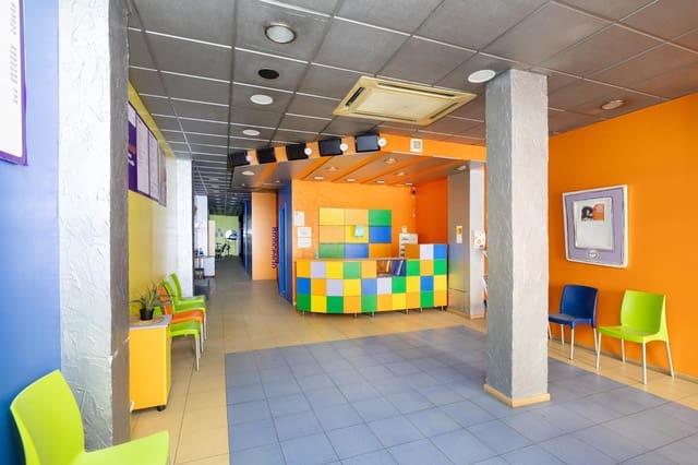 Kaupallinen myytävänä paikassa Granada kaupunki - 420 000 € (Ref: 9269582)