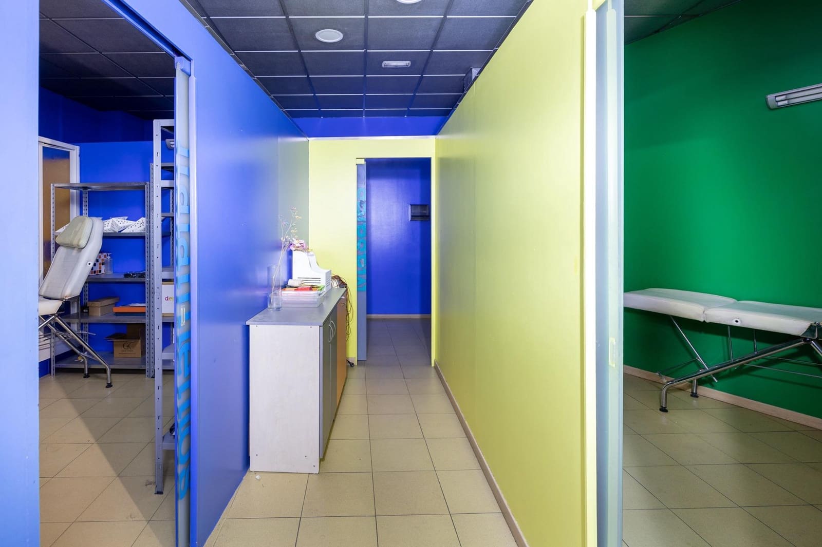 Erhverv til salg i Granada by - € 420.000 (Ref: 9269582)