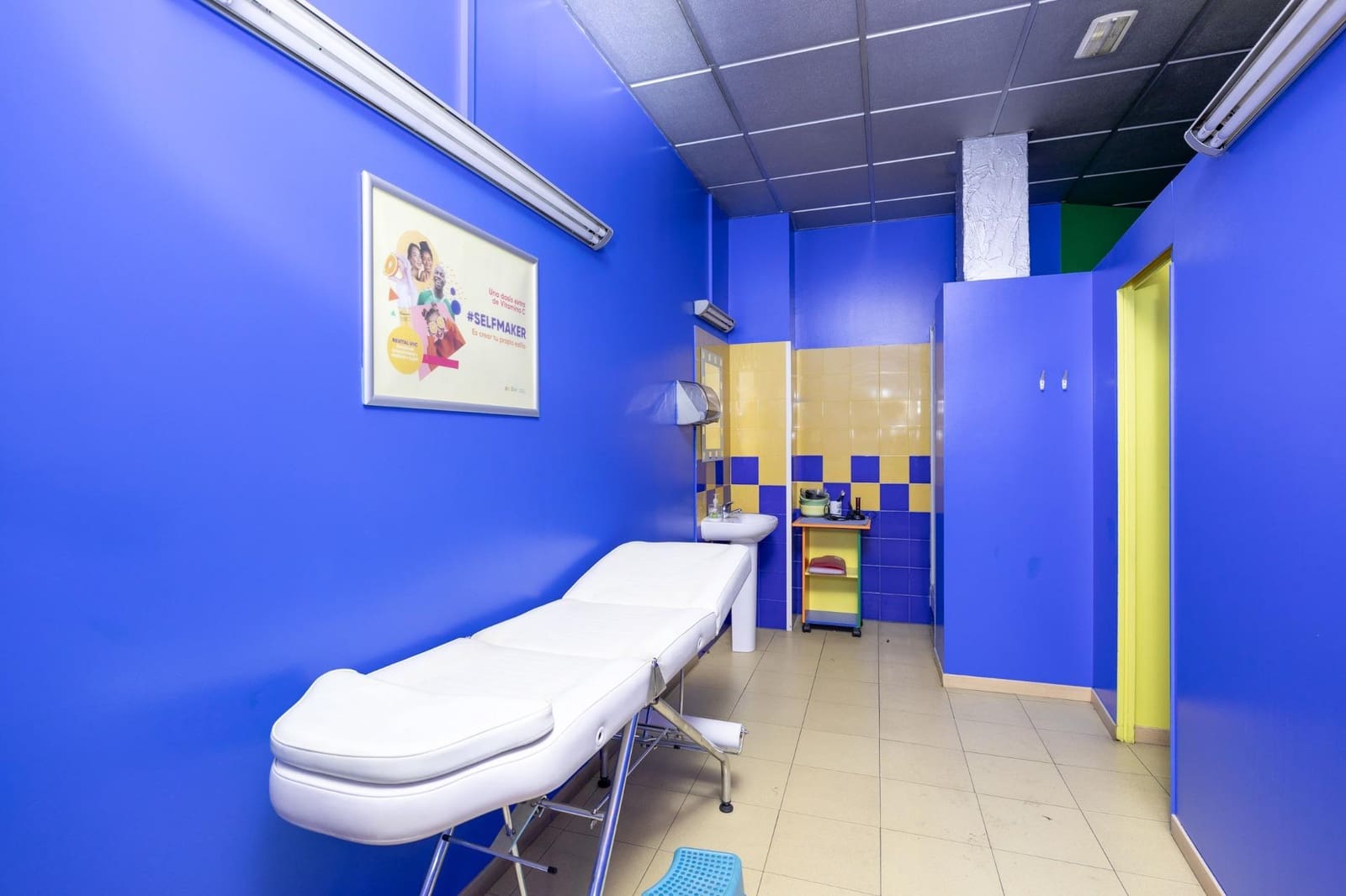 Erhverv til salg i Granada by - € 420.000 (Ref: 9269582)