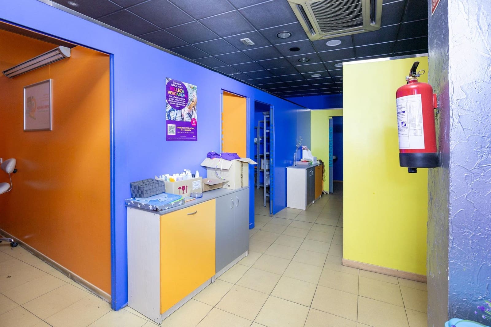 Erhverv til salg i Granada by - € 420.000 (Ref: 9269582)