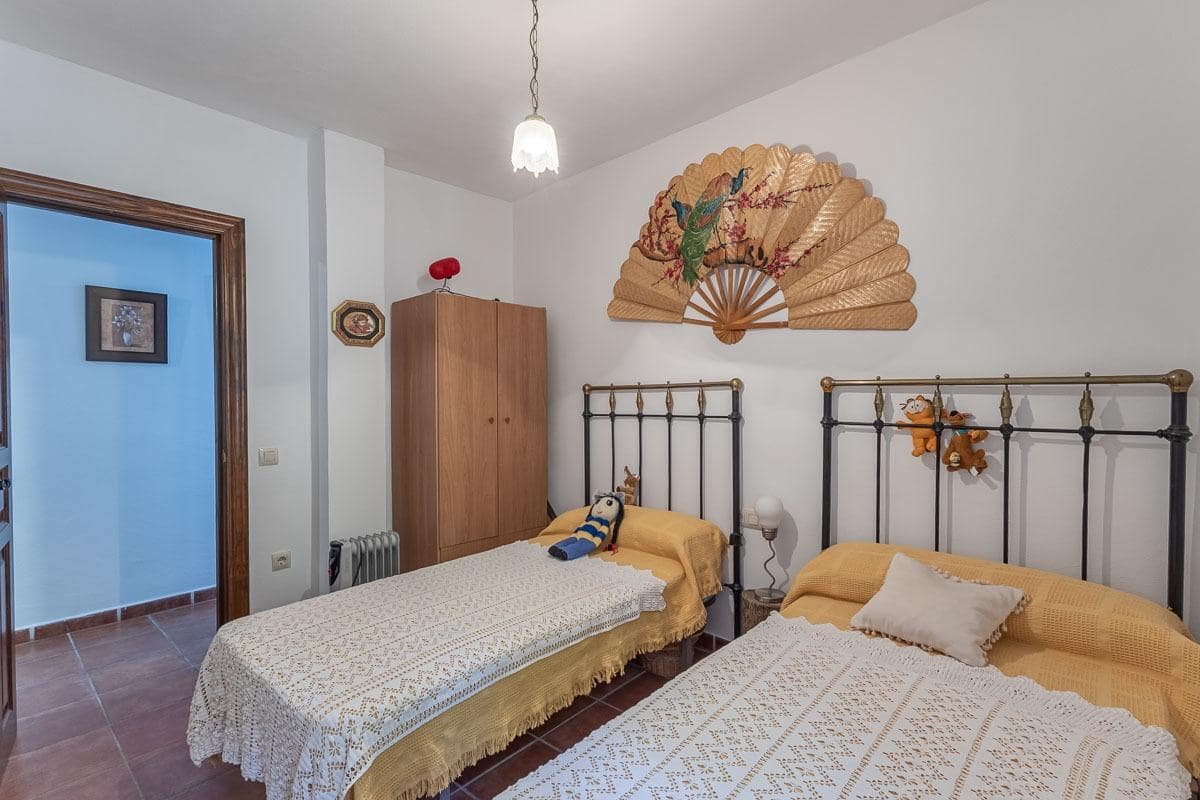 4 bedroom Finca/Country House for sale in Canar with garage - € 350,000 (Ref: 9269586)