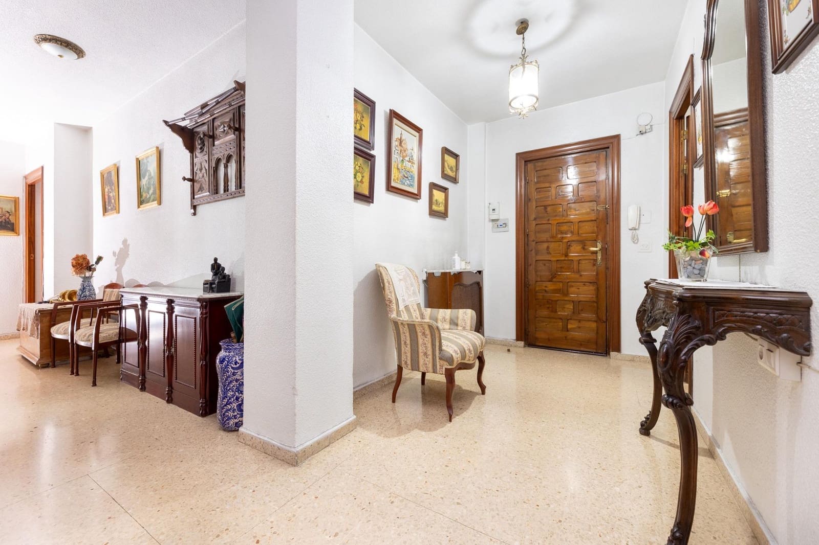 5 sovrum Lägenhet till salu i Granada stad med garage - 380 000 € (Ref: 9269587)