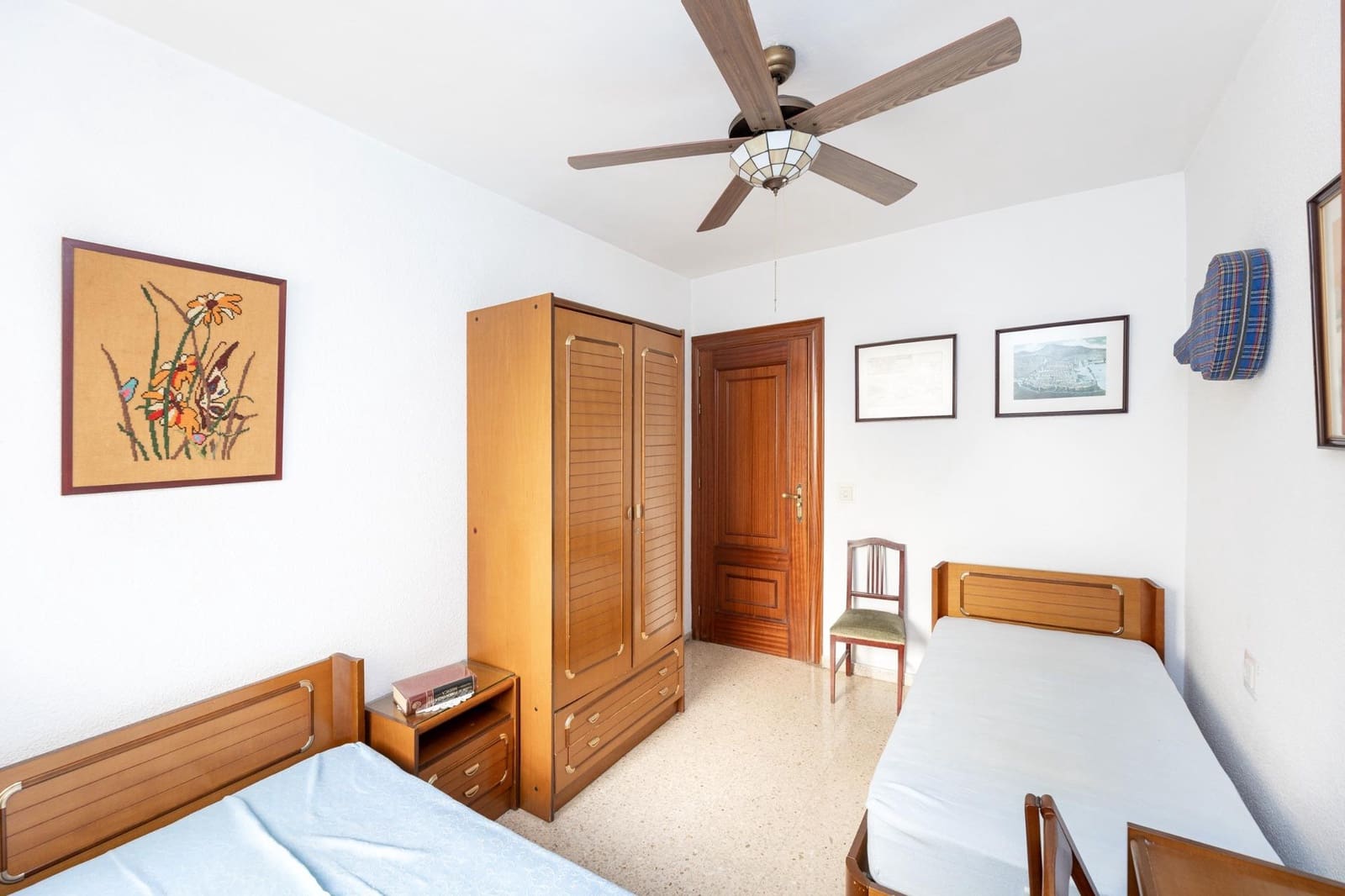 5 sovrum Lägenhet till salu i Granada stad med garage - 380 000 € (Ref: 9269587)