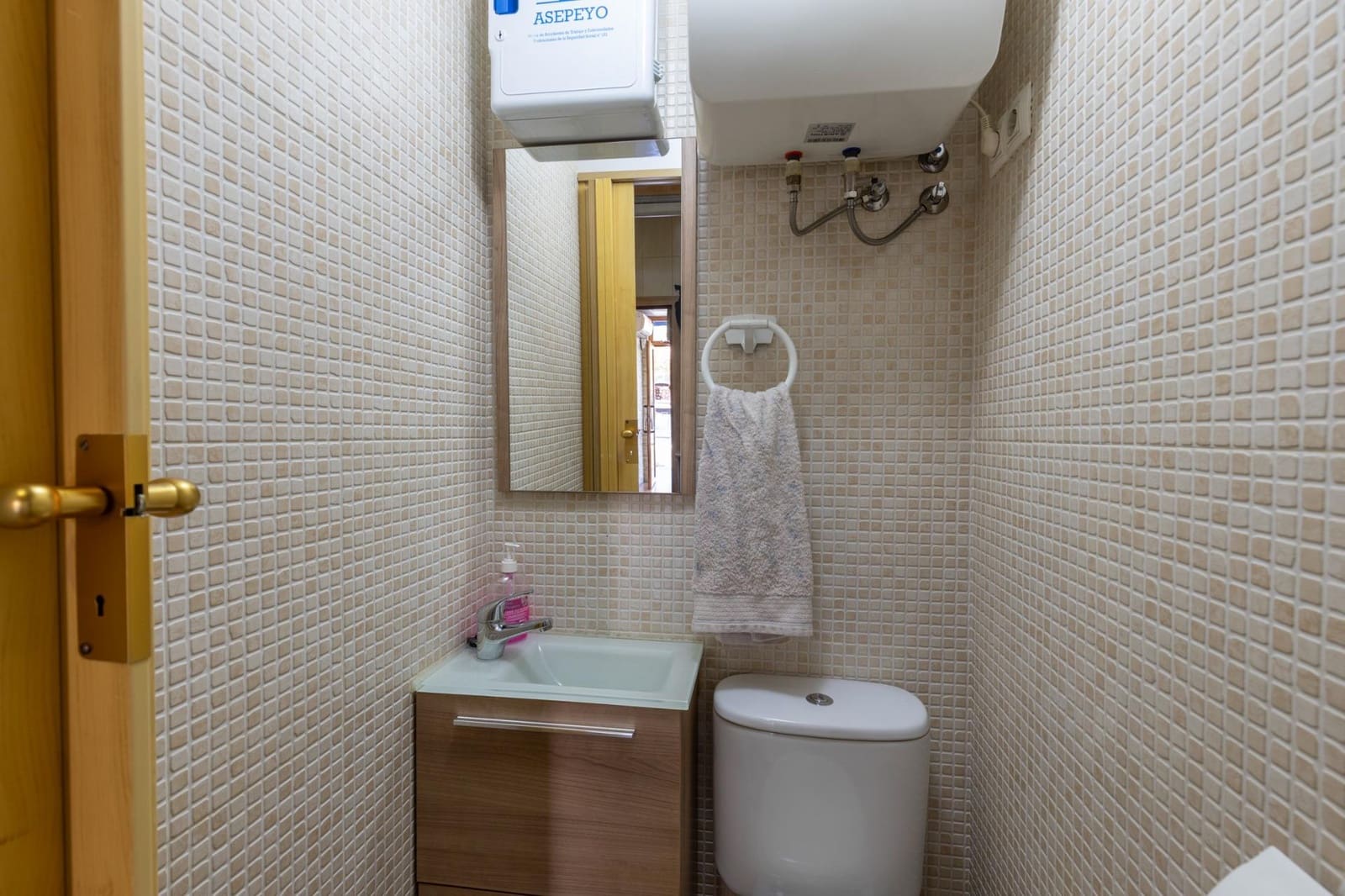 Commercieel te koop in Granada stad - € 125.000 (Ref: 9269595)