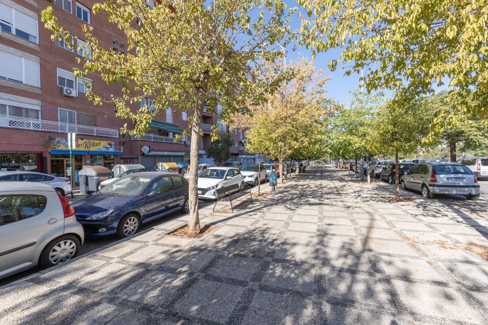 Commercieel te koop in Granada stad - € 125.000 (Ref: 9269595)