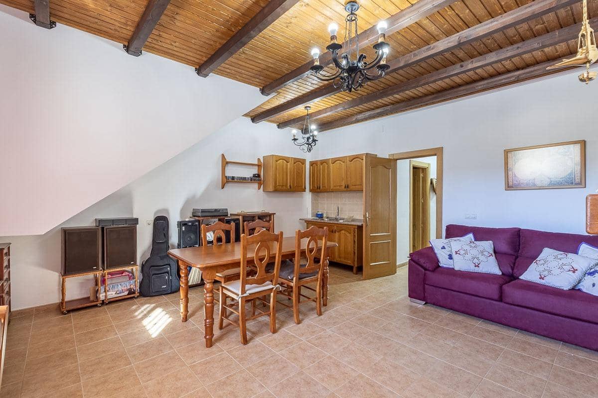 3 soverom Hus til salgs i Jatar med garasje - € 159 000 (Ref: 9269597)