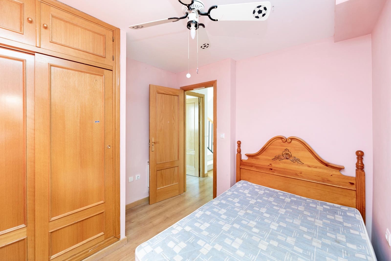 4 slaapkamer Rijtjeshuis te koop in Atarfe met zwembad garage - € 255.000 (Ref: 9272482)