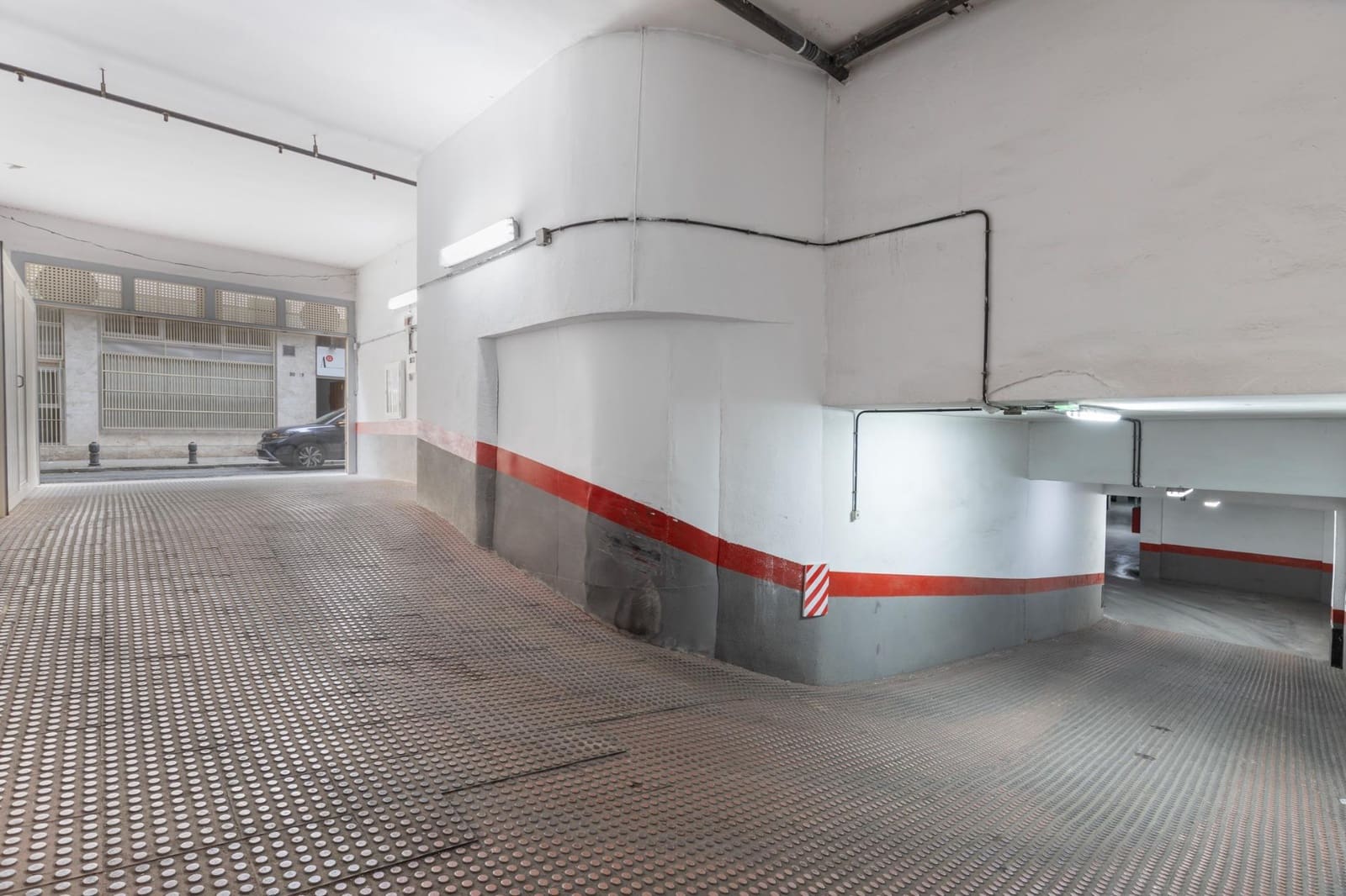 Garasje til salgs i Granada by - € 30 000 (Ref: 9272487)