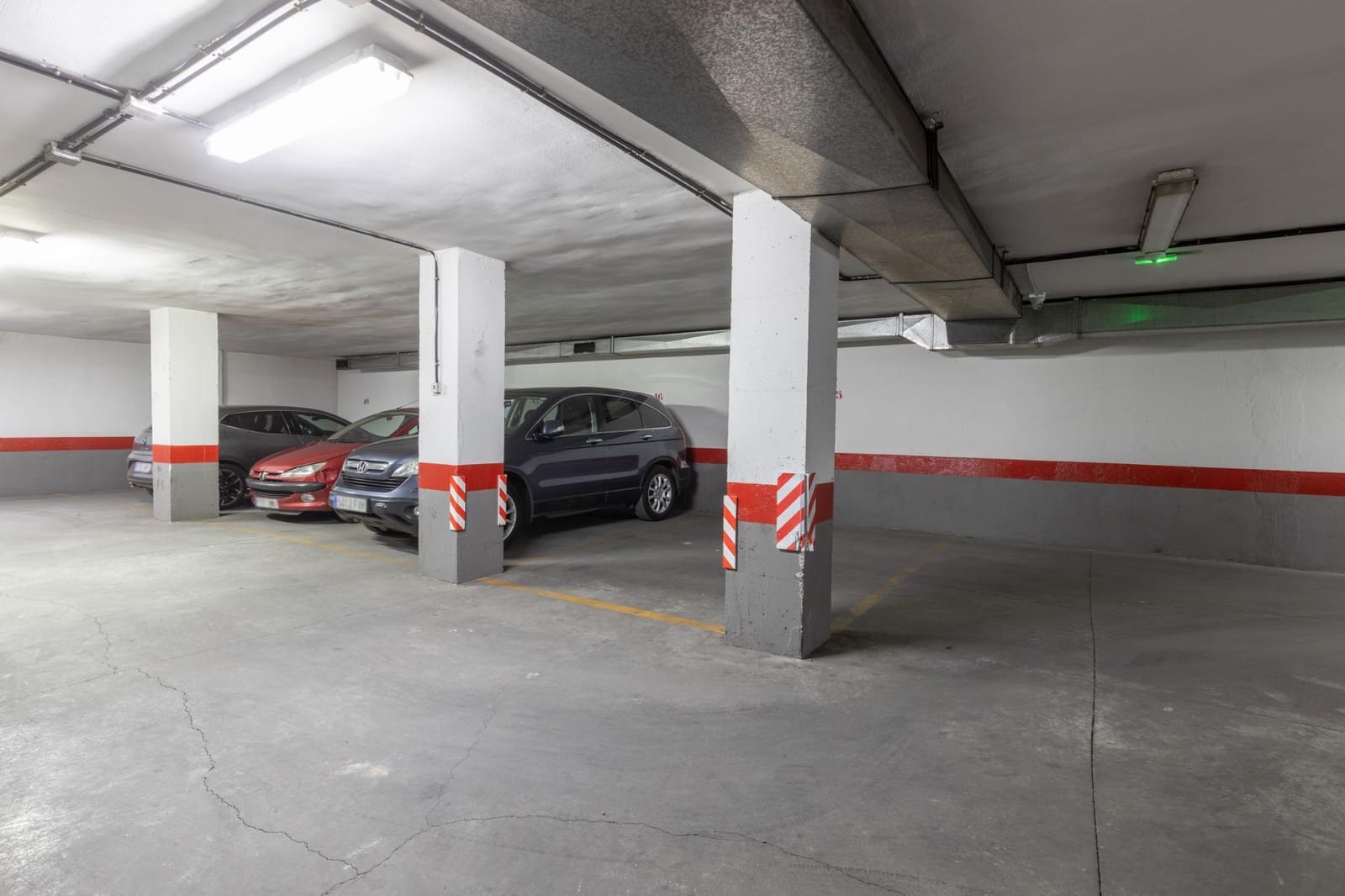 Garasje til salgs i Granada by - € 30 000 (Ref: 9272487)