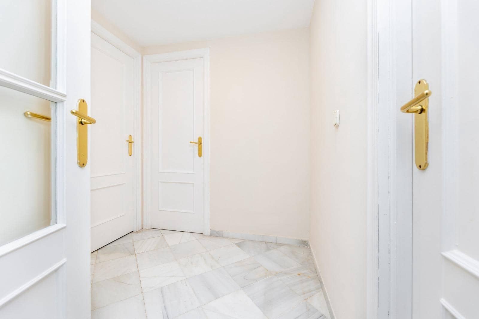 3 soveværelse Villa til salg i Granada by med swimmingpool garage - € 699.000 (Ref: 9272489)