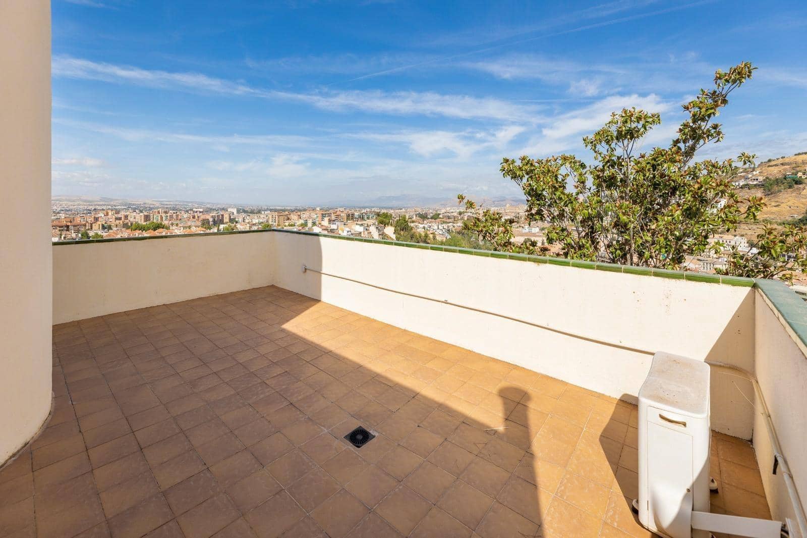 3 soveværelse Villa til salg i Granada by med swimmingpool garage - € 699.000 (Ref: 9272489)