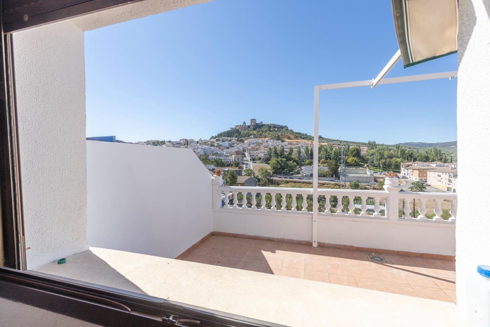 5 soveværelse Rækkehus til salg i Alcala la Real - € 330.000 (Ref: 9276532)