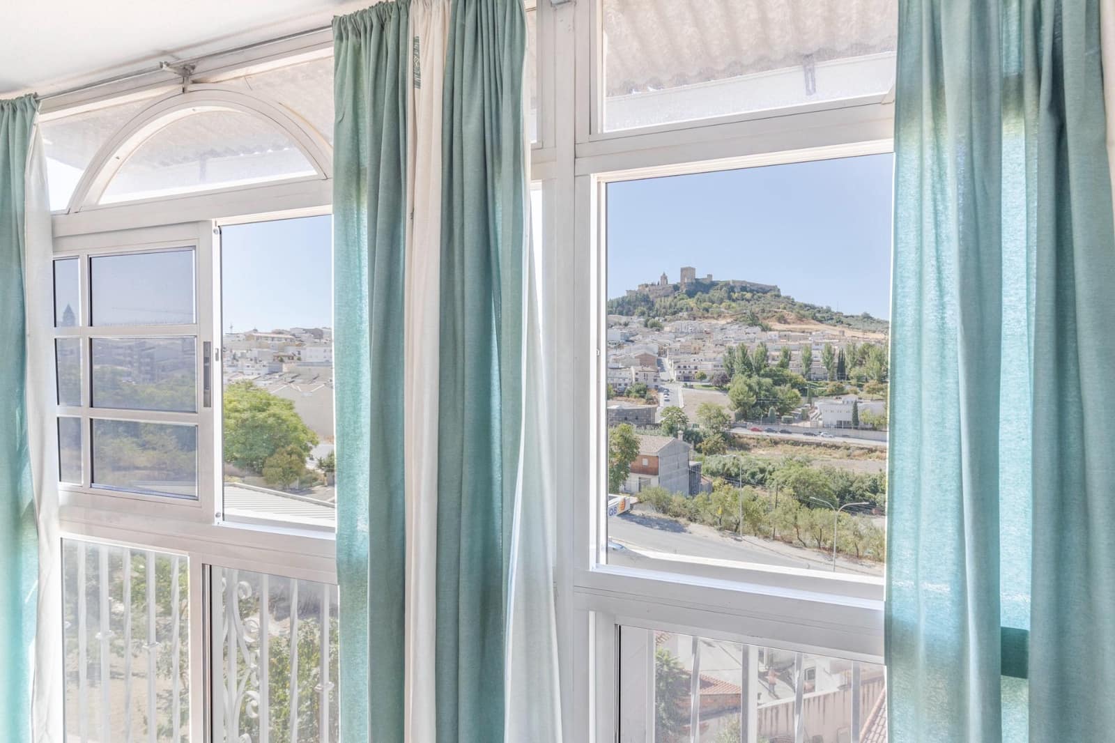 5 soveværelse Rækkehus til salg i Alcala la Real - € 330.000 (Ref: 9276532)