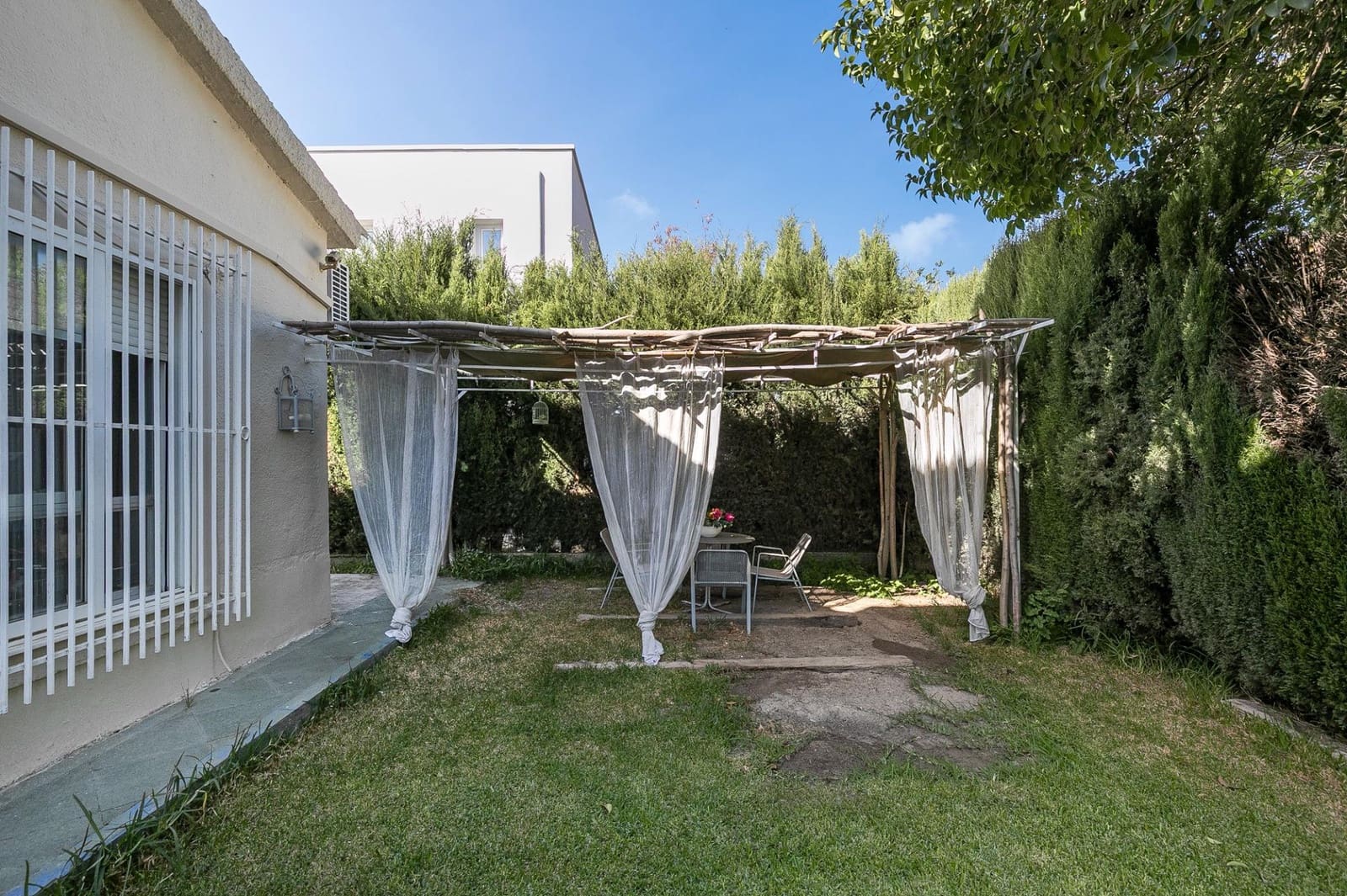 4 soverom Villa til salgs i Las Gabias med svømmebasseng garasje - € 439 000 (Ref: 9276534)