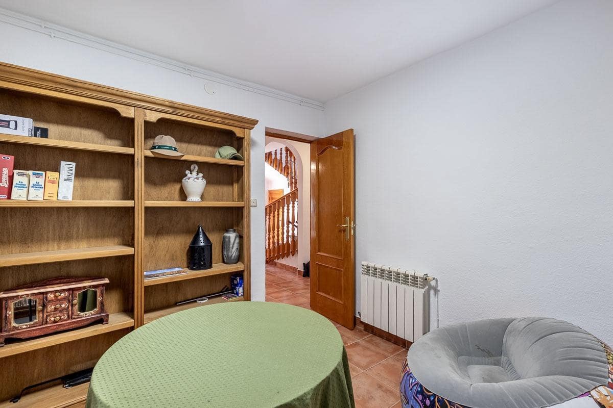 5 soveværelse Villa til salg i Padul med swimmingpool - € 275.000 (Ref: 9276535)