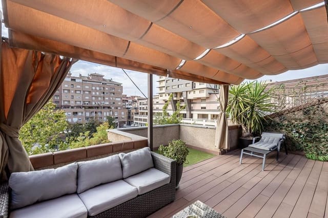 3 soveværelse Lejlighed til salg i Pajaritos - Plaza de Toros, Granada by med garage - € 530.000 (Ref: 9276537)