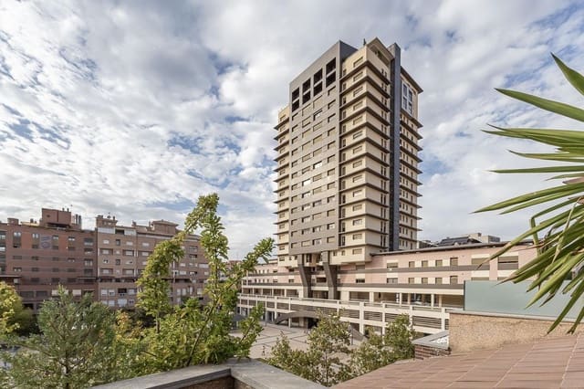 3 soveværelse Lejlighed til salg i Pajaritos - Plaza de Toros, Granada by med garage - € 530.000 (Ref: 9276537)