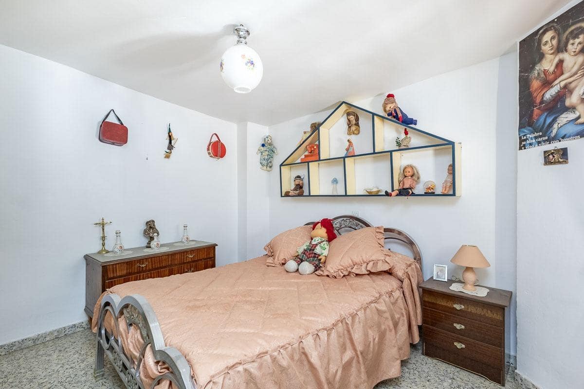 5 soveværelse Semi-Rækkehus til salg i Guejar Sierra - € 79.500 (Ref: 9285397)