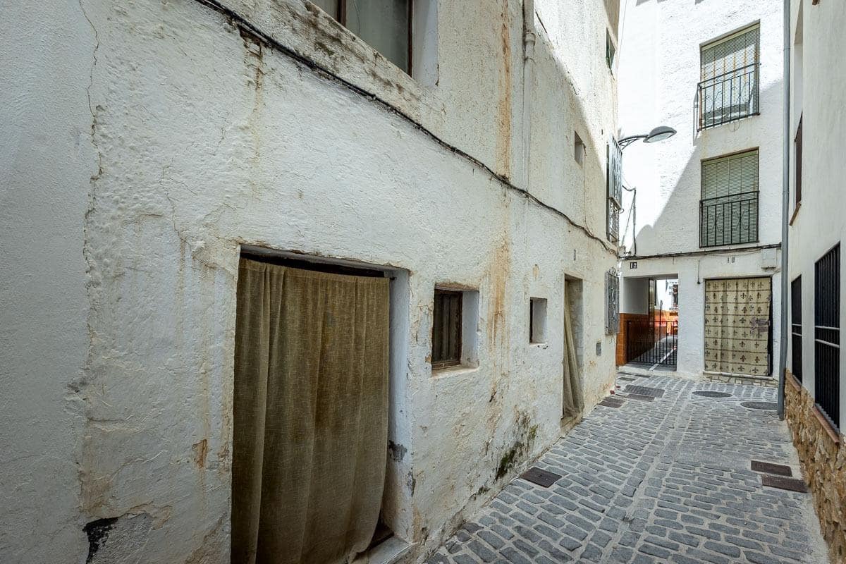 5 soveværelse Semi-Rækkehus til salg i Guejar Sierra - € 79.500 (Ref: 9285397)