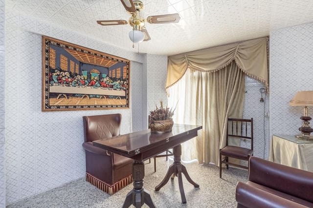 5 soveværelse Semi-Rækkehus til salg i Güéjar Sierra - € 79.500 (Ref: 9285397)