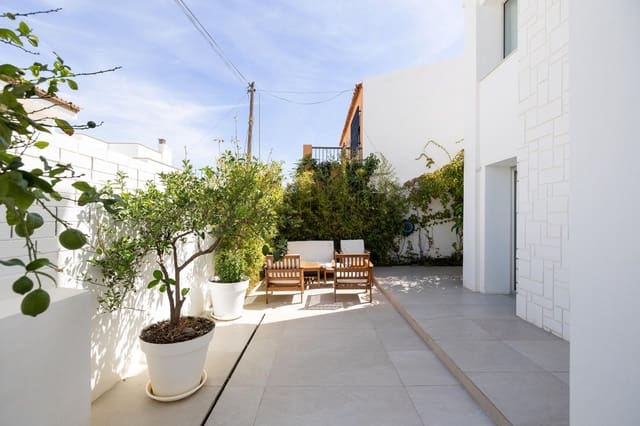 4 soveværelse Villa til salg i Calahonda, Motril - € 585.000 (Ref: 9285400)