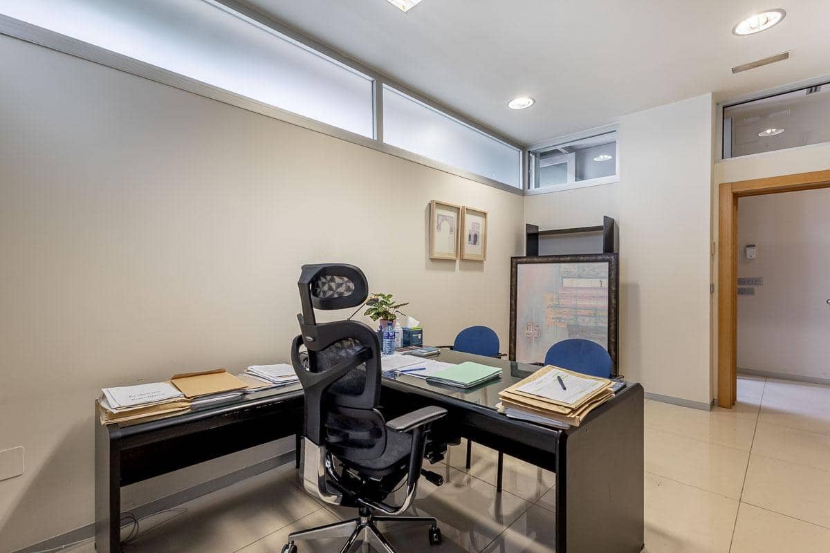 Commercieel te koop in Granada stad - € 495.000 (Ref: 9285403)