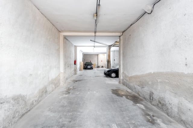 Garasje til salgs i Centro, Granada by - € 40 000 (Ref: 9285408)