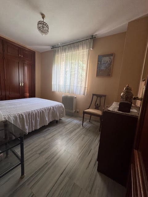 3 slaapkamer Appartement te huur in Granada stad met zwembad - € 900 (Ref: 9287715)
