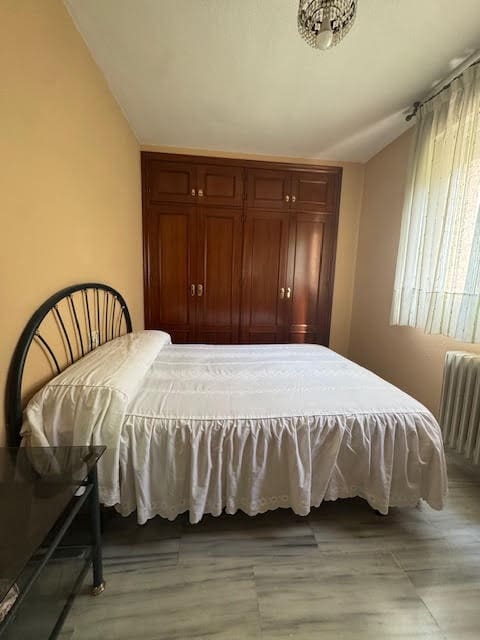 3 slaapkamer Appartement te huur in Granada stad met zwembad - € 900 (Ref: 9287715)