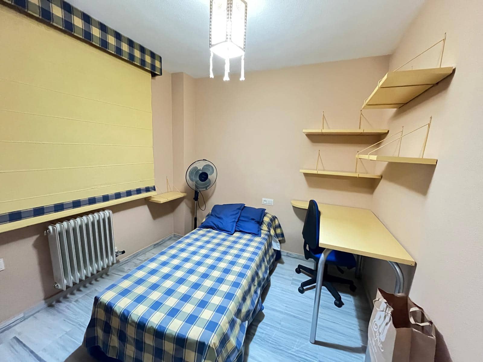 3 slaapkamer Appartement te huur in Granada stad met zwembad - € 900 (Ref: 9287715)