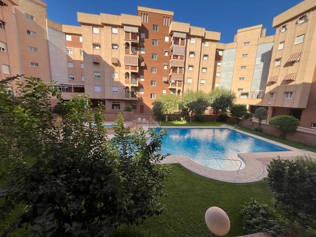 3 soveværelse Lejlighed til leje i Granada by med swimmingpool - € 900 (Ref: 9287715)